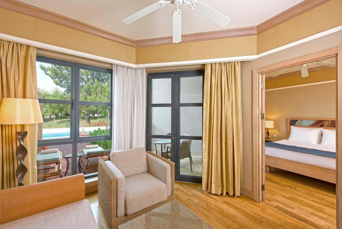 En az 3 yetişkin, En fazla 4 yetişkin + 1 çocuk veya 3 yetişkin + 2 çocuk.