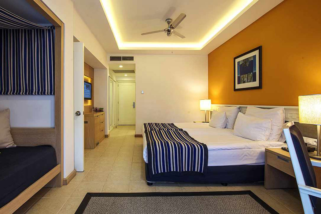 En az 2 yetişkin, En fazla 4 yetişkin + 1 çocuk veya 3 yetişkin + 2 çocuk.