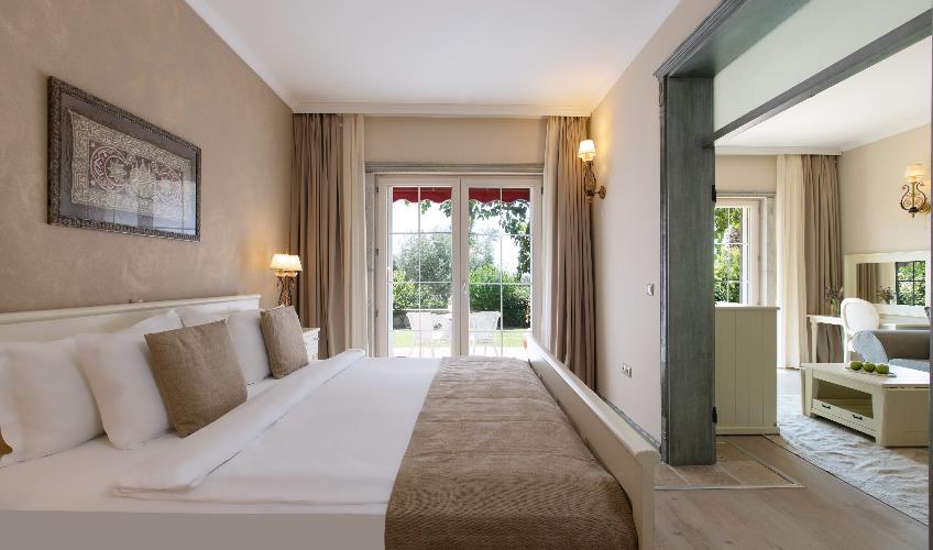 En fazla 4 yetişkin.