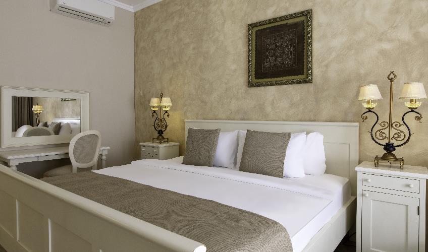 En fazla 4 yetişkin.