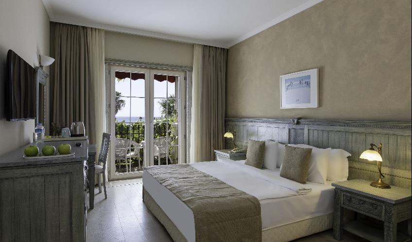 En fazla 3 yetişkin.