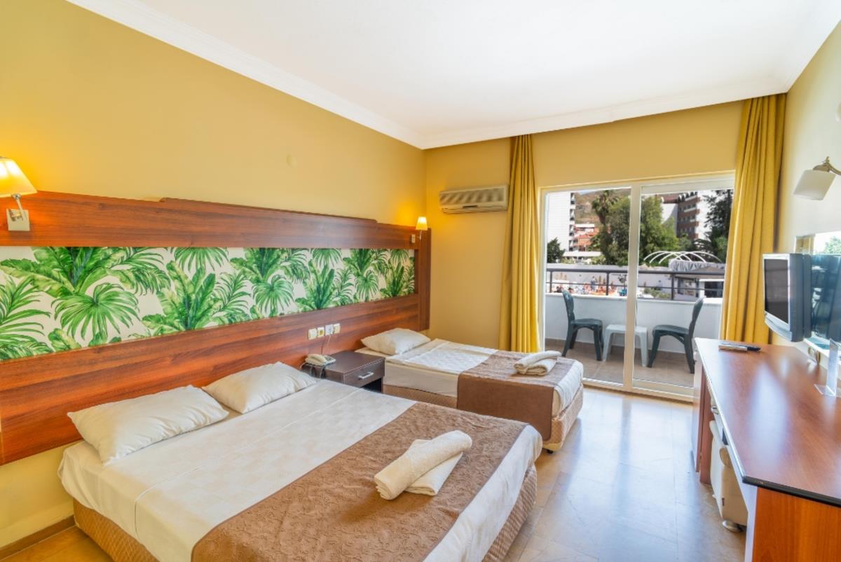 En fazla 3 yetişkin veya 2 yetişkin + 2 çocuk.