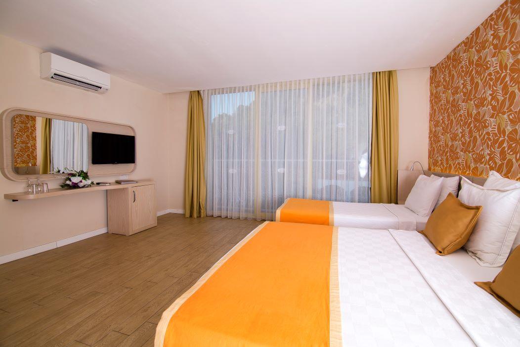 En az 3 yetişkin, En fazla 5 yetişkin veya 4 yetişkin + 1 çocuk.