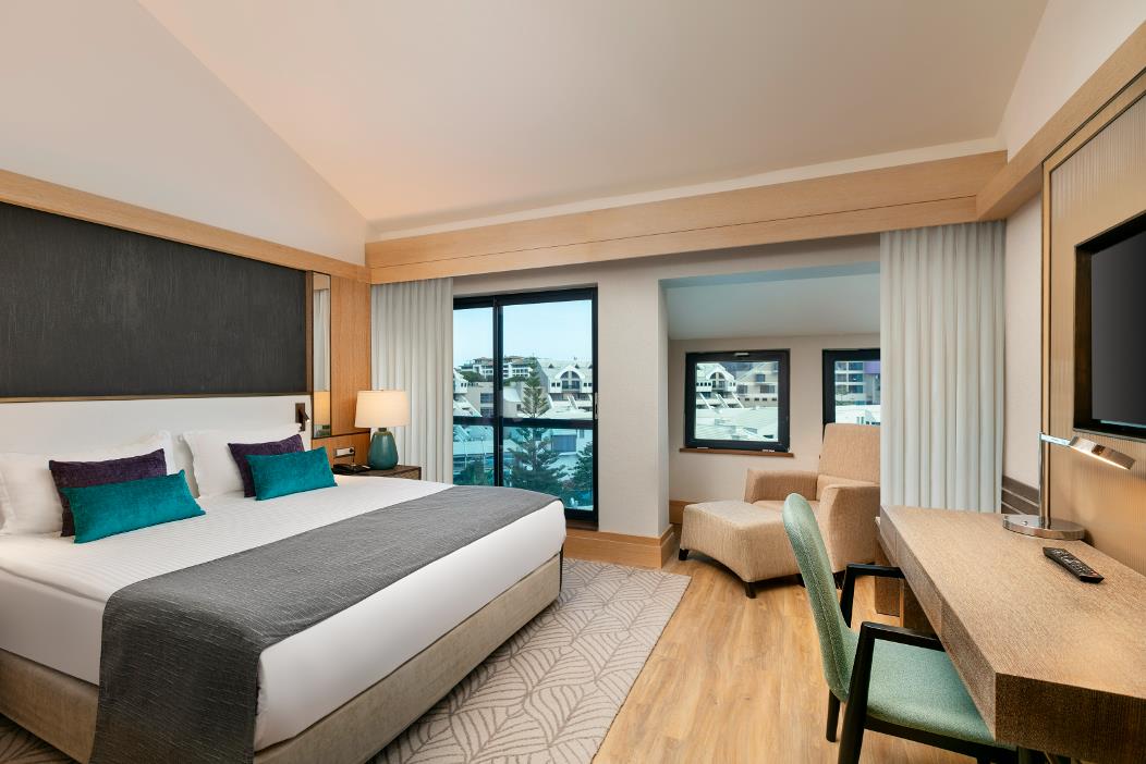 En az 4 yetişkin, En fazla 6 yetişkin veya 5 yetişkin + 1 çocuk.