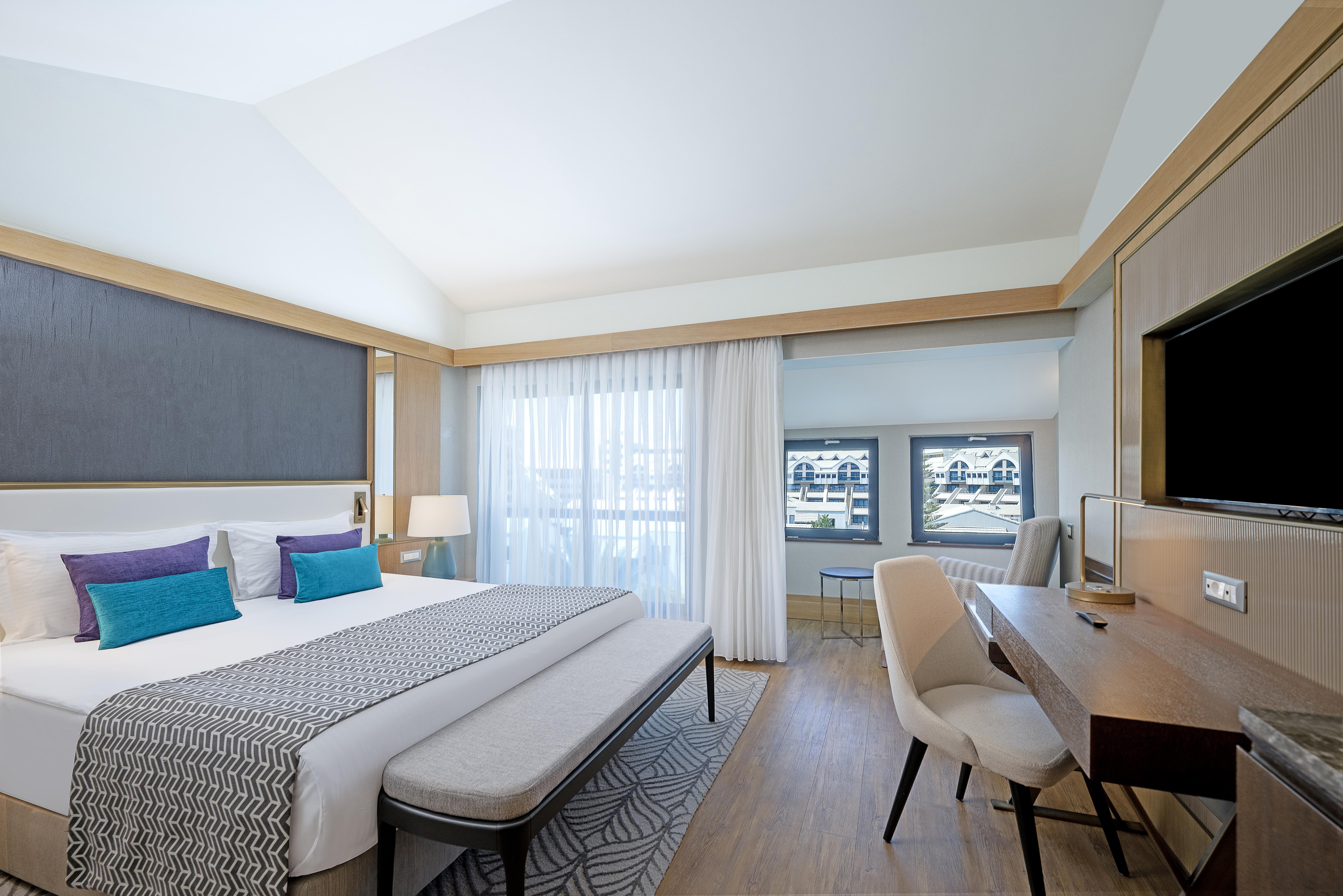 En az 4 yetişkin, En fazla 6 yetişkin veya 5 yetişkin + 1 çocuk.