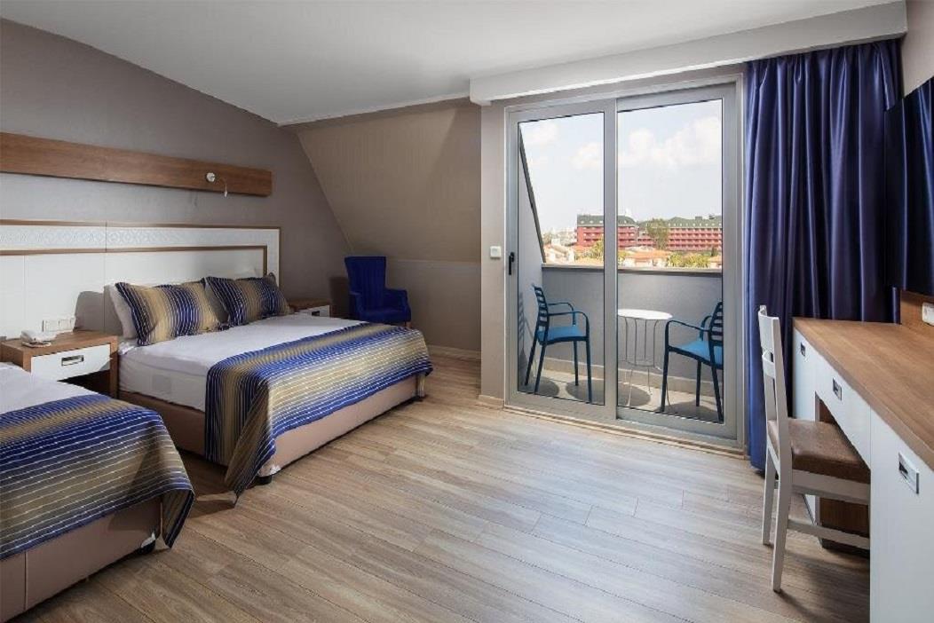 En fazla 3 yetişkin veya 2 yetişkin + 1 çocuk.