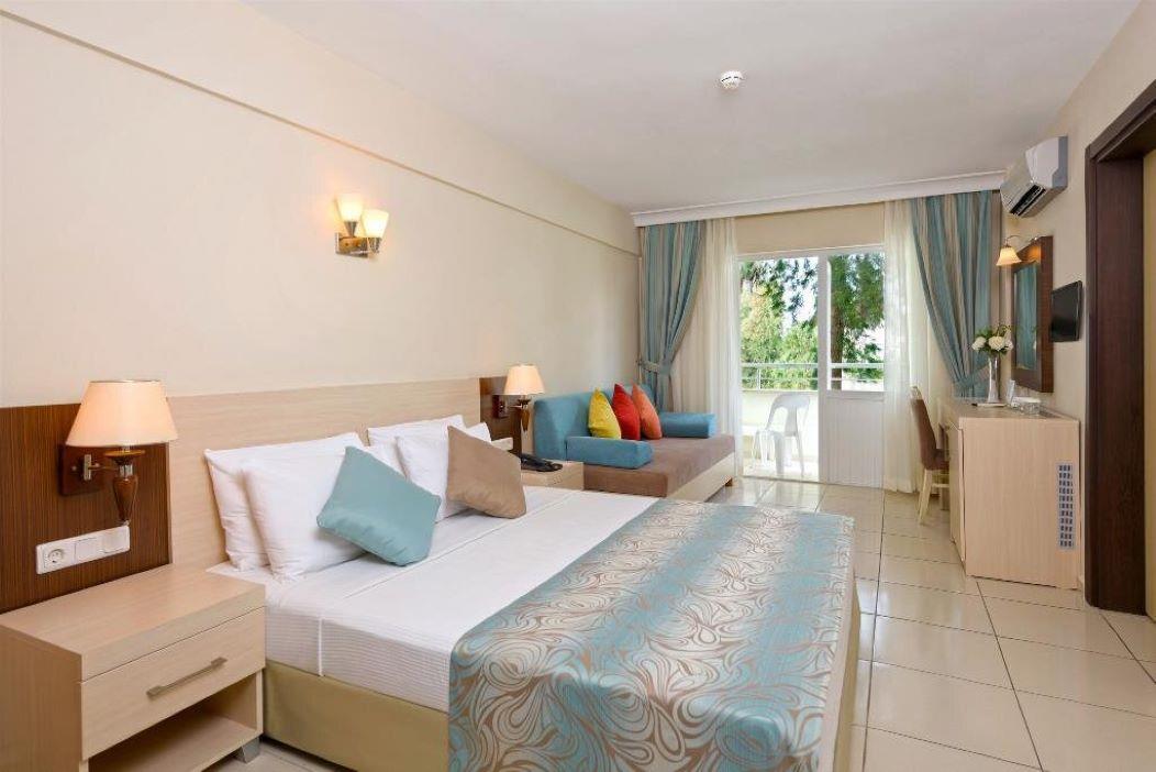 En fazla 3 yetişkin veya 2 yetişkin + 1 çocuk.