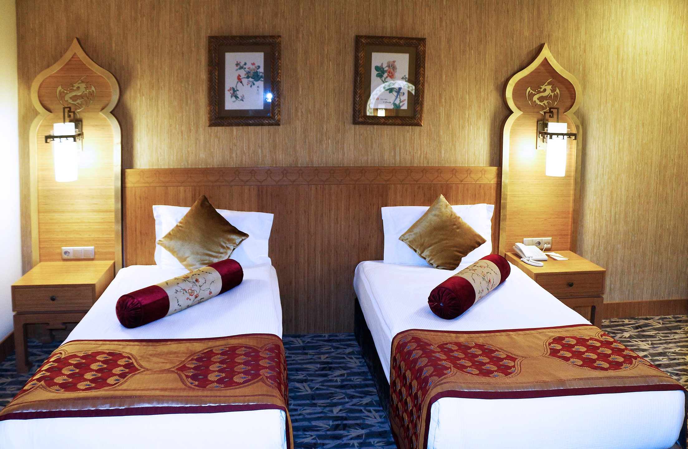 En az 2 yetişkin, En fazla 4 yetişkin veya 3 yetişkin + 1 çocuk.