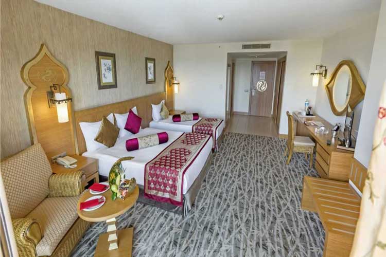 En fazla 3 yetişkin + 1 çocuk veya 2 yetişkin + 2 çocuk.