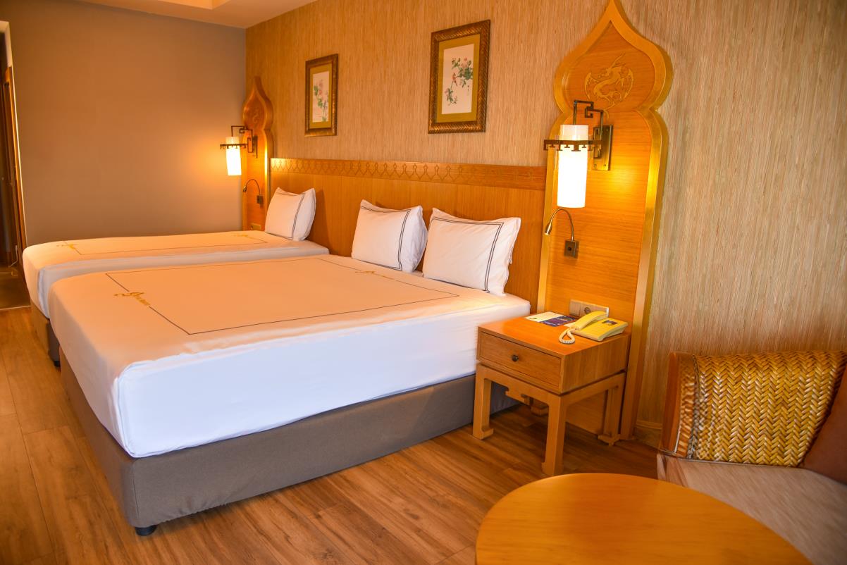 En fazla 3 yetişkin + 1 çocuk veya 2 yetişkin + 2 çocuk.