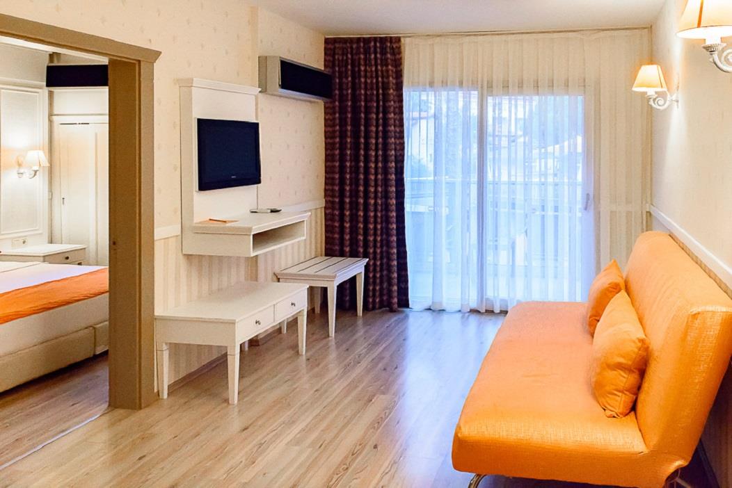 En az 2 yetişkin, En fazla 3 yetişkin veya 3 yetişkin + 1 çocuk.