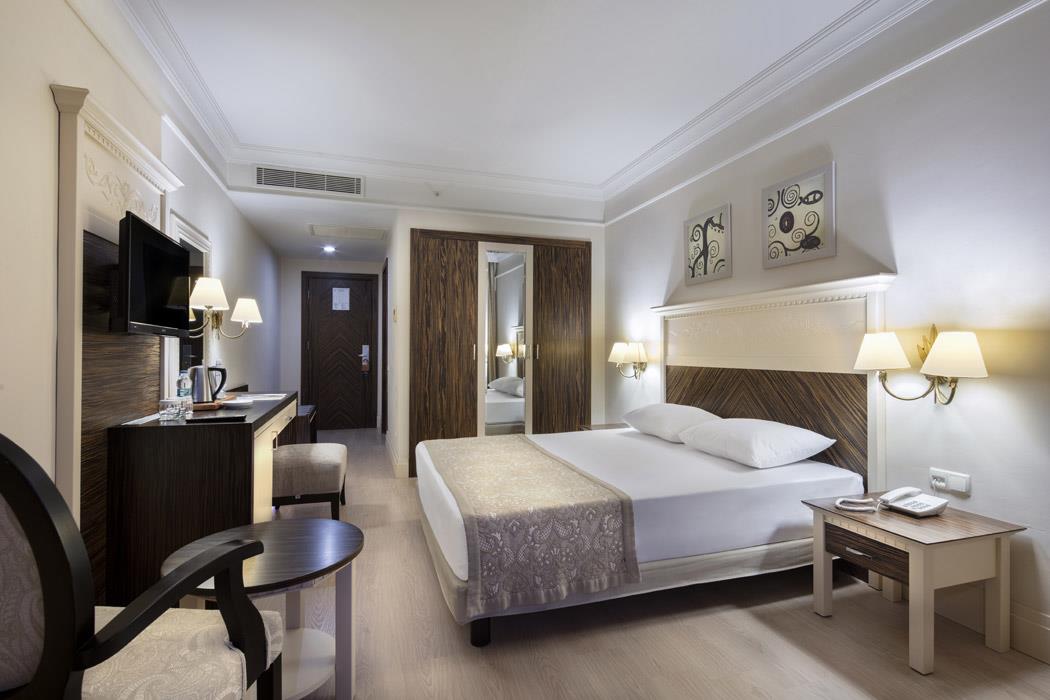 En fazla 3 yetişkin veya 2 yetişkin + 1 çocuk.