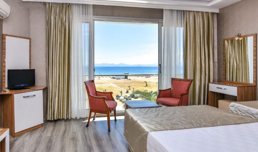 En fazla 3 yetişkin + 1 bebek (0-2 yaş).