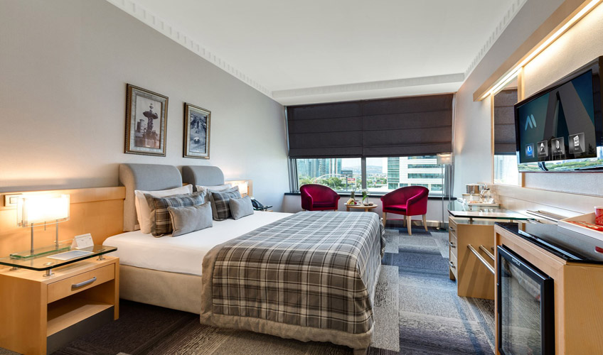 En fazla 2 yetişkin.