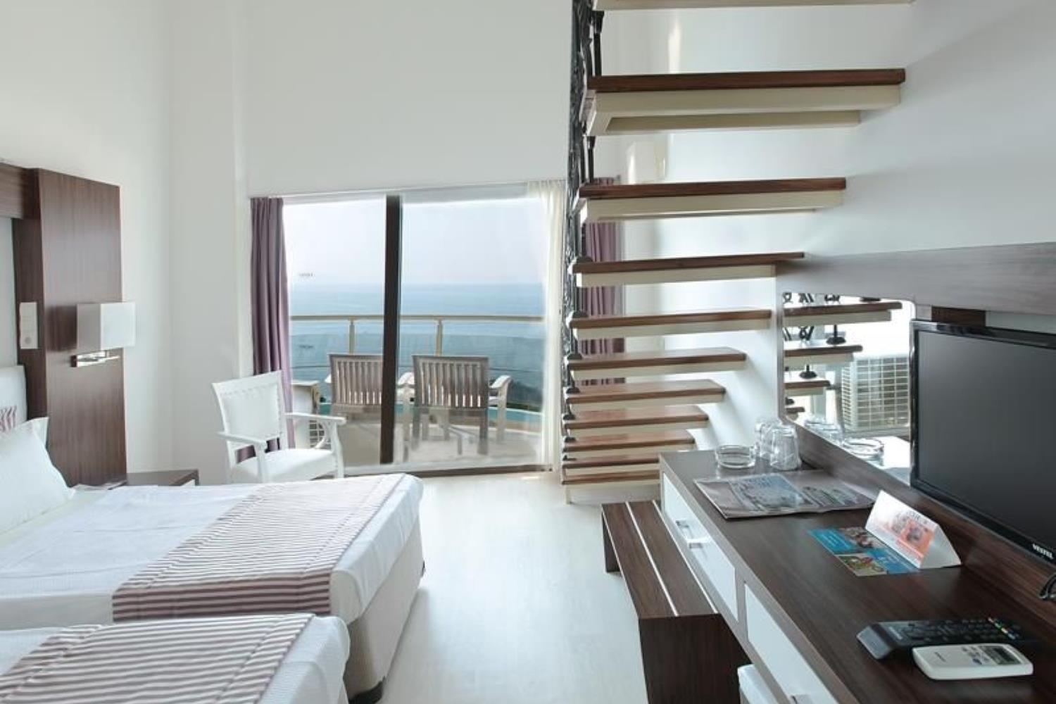 En az 2 yetişkin, En fazla 2 yetişkin + 2 çocuk.