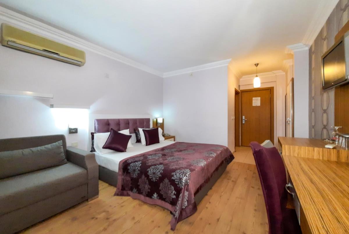 En fazla 3 yetişkin veya 2 yetişkin + 1 çocuk.