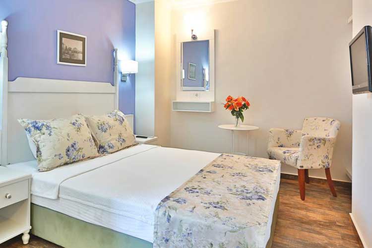 En az 2 yetişkin, En fazla 2 yetişkin + 2 çocuk.