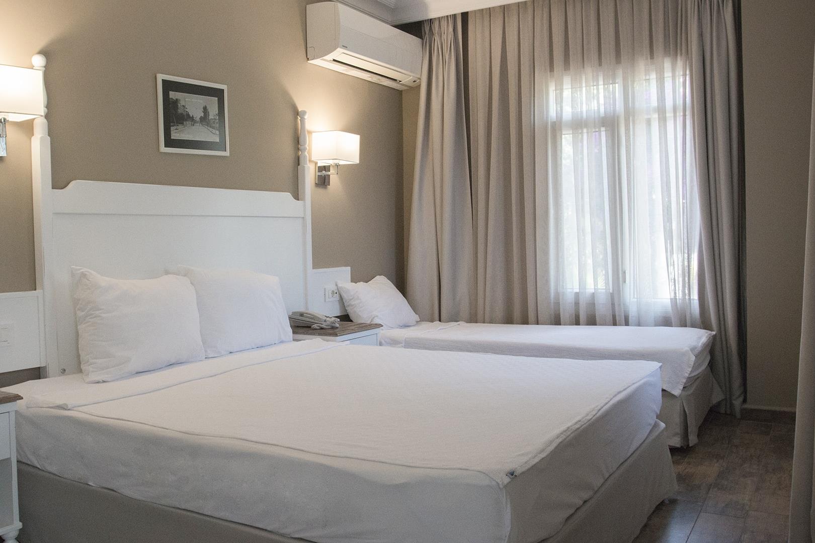 En fazla 2 yetişkin + 1 çocuk veya 1 yetişkin + 1 çocuk.