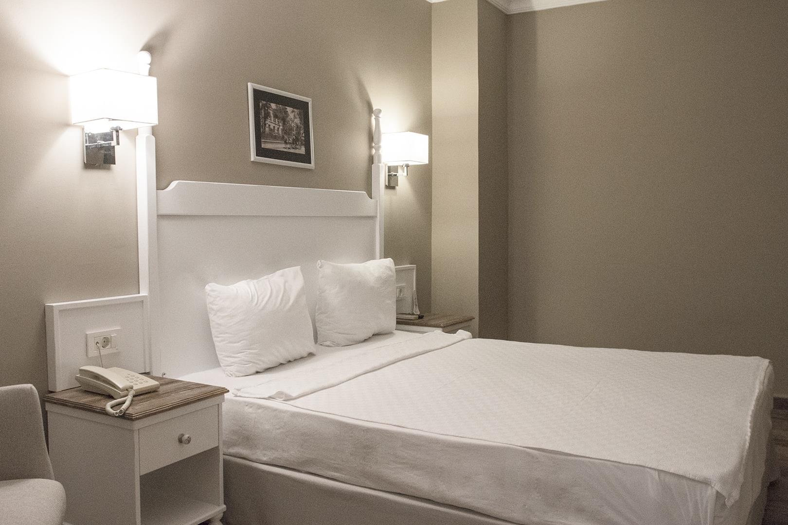 En az 2 yetişkin, En fazla 2 yetişkin + 2 çocuk.