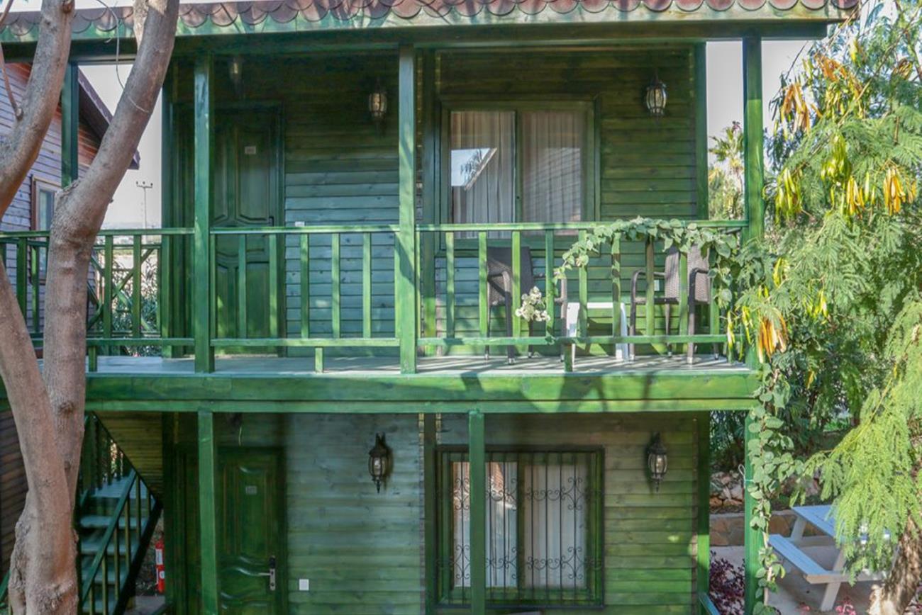 En az 2 yetişkin, En fazla 2 yetişkin + 2 çocuk.