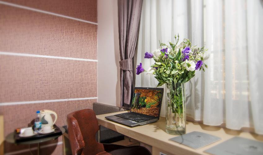 En fazla 2 yetişkin.