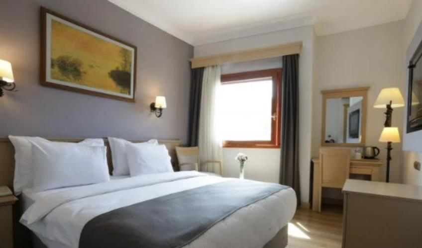 En fazla 2 yetişkin.