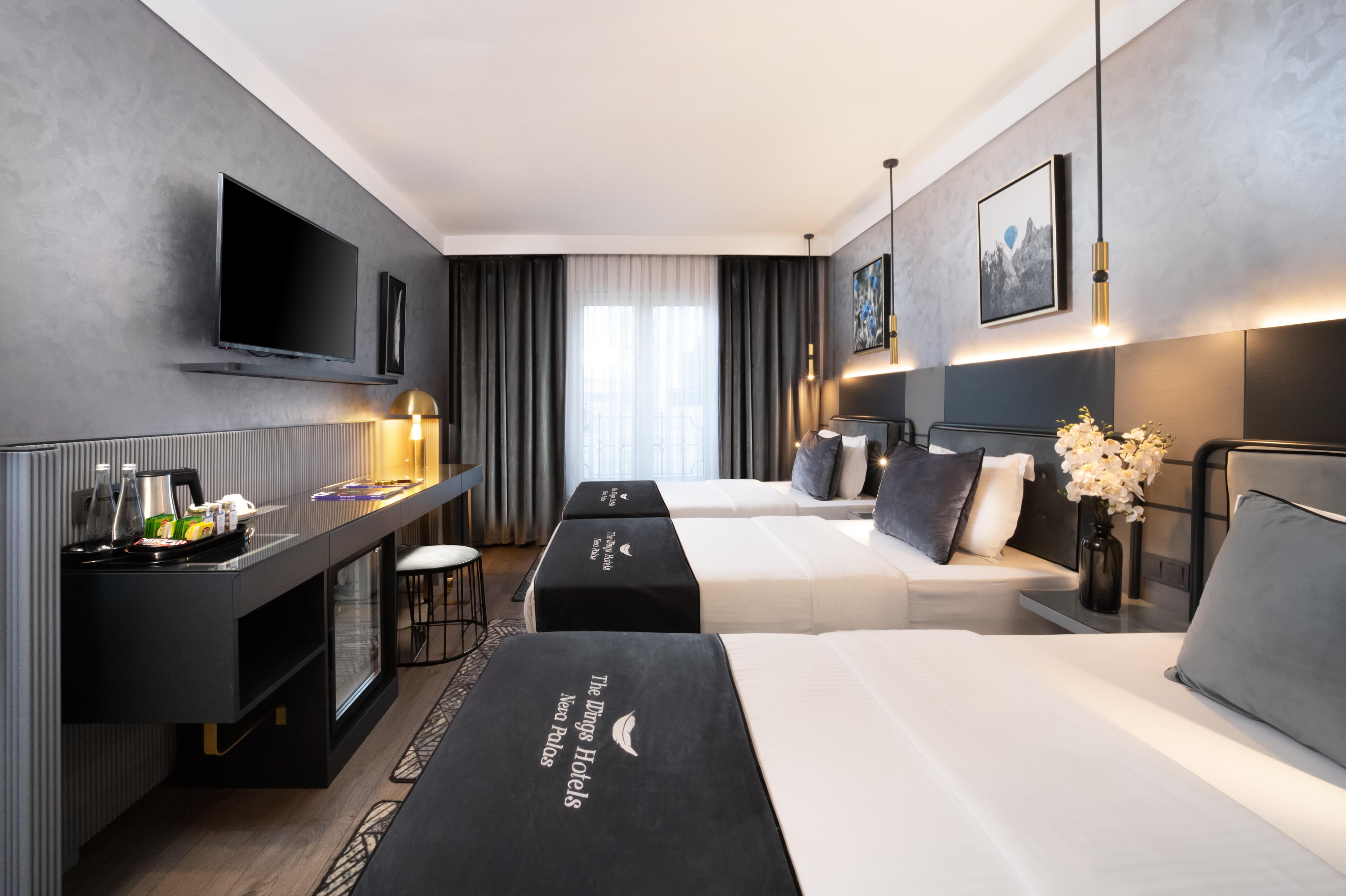 En fazla 3 yetişkin.