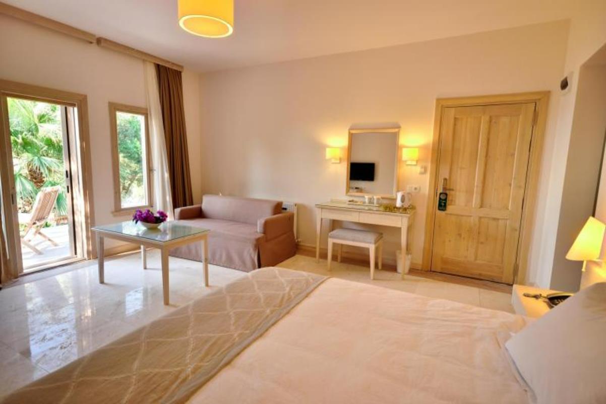 En fazla 3 yetişkin veya 2 yetişkin + 1 çocuk.