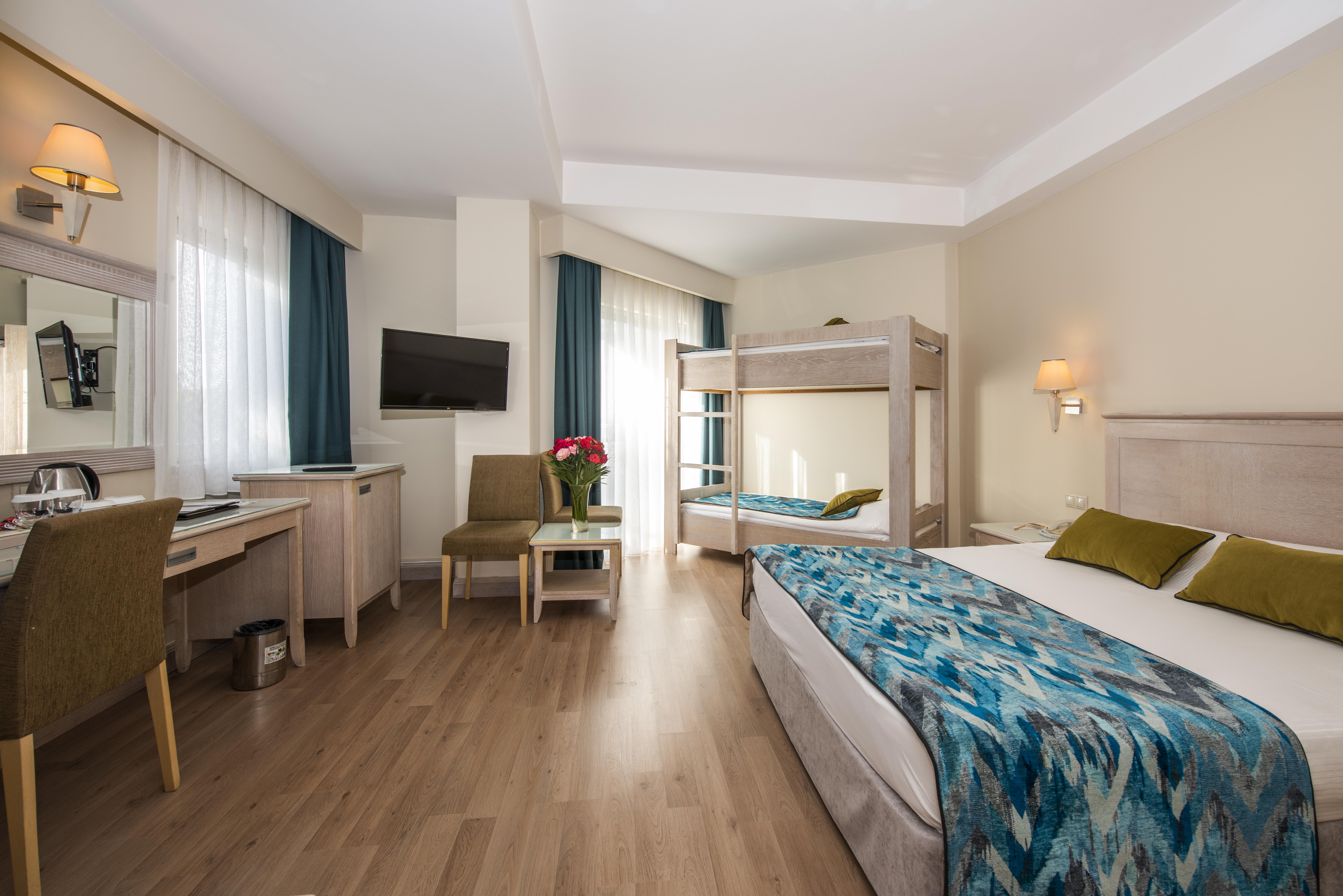 En az 2 yetişkin, En fazla 2 yetişkin + 2 çocuk.