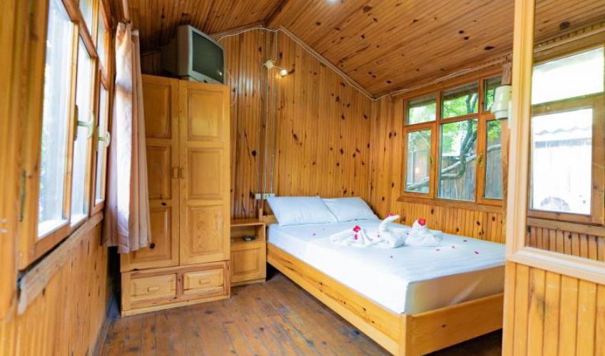 En az 2 yetişkin, En fazla 4 yetişkin.