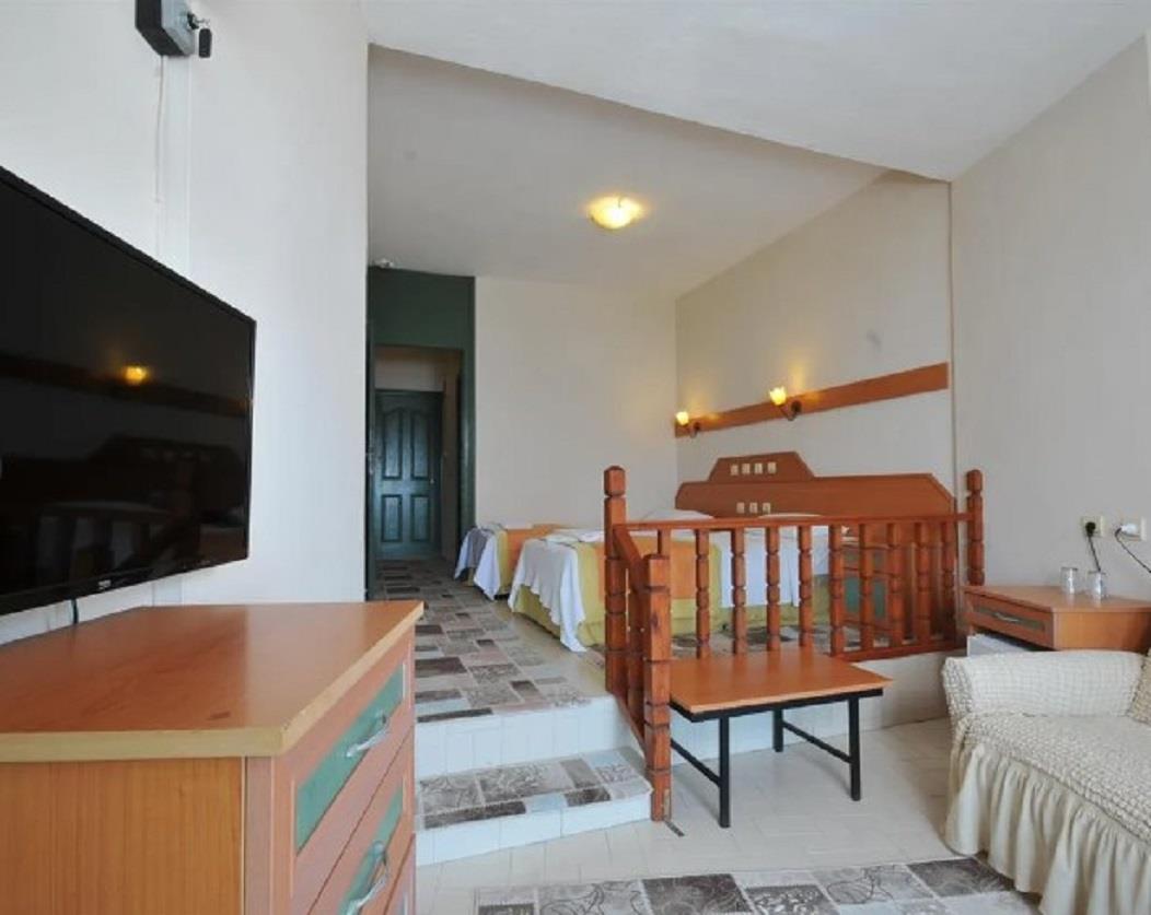 En fazla 3 yetişkin veya 2 yetişkin + 1 çocuk.