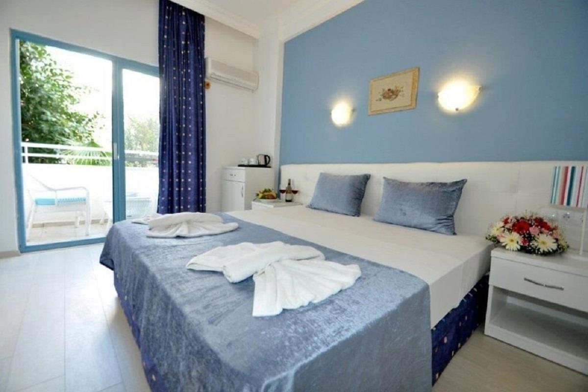 En fazla 2 yetişkin + 1 çocuk veya 1 yetişkin + 1 çocuk.