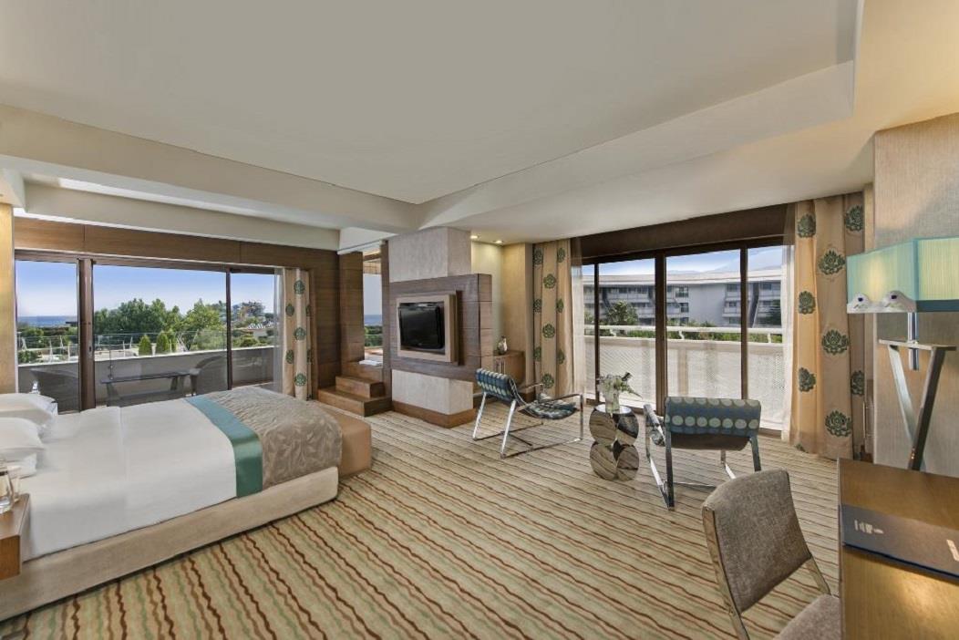 En az 3 yetişkin, En fazla 5 yetişkin + 1 çocuk veya 4 yetişkin + 2 çocuk.