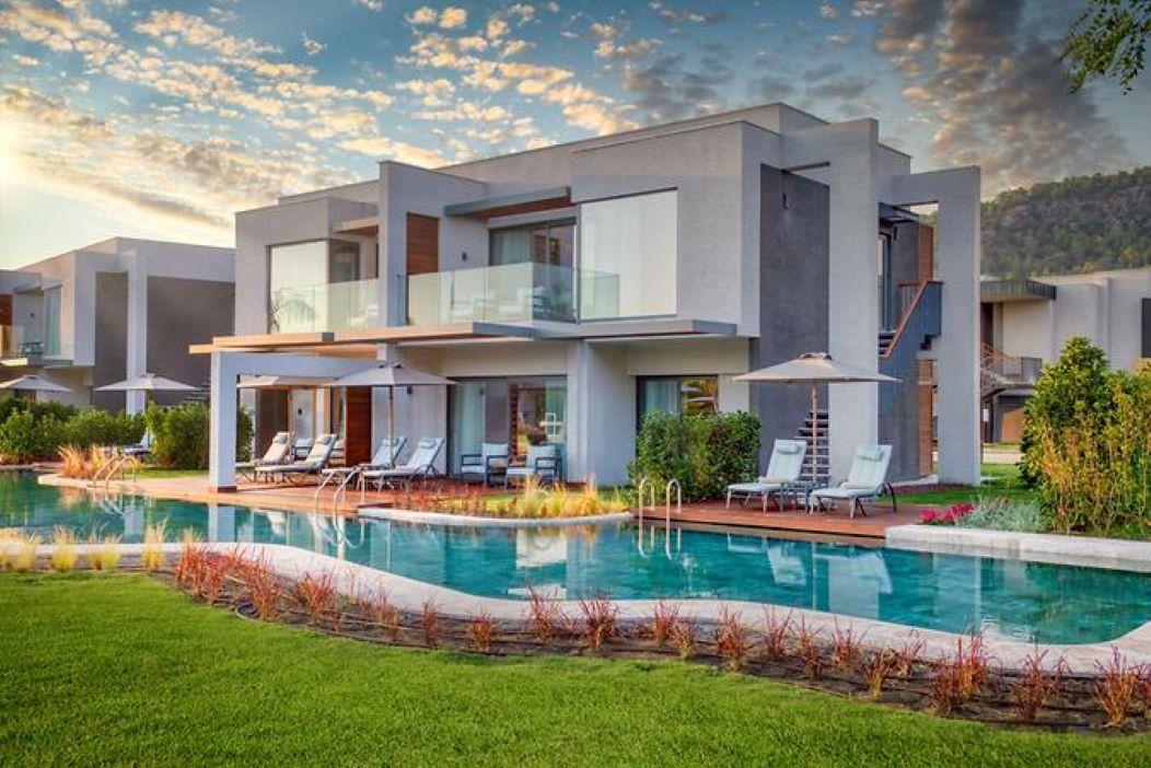 En az 3 yetişkin, En fazla 5 yetişkin + 1 çocuk veya 4 yetişkin + 2 çocuk.