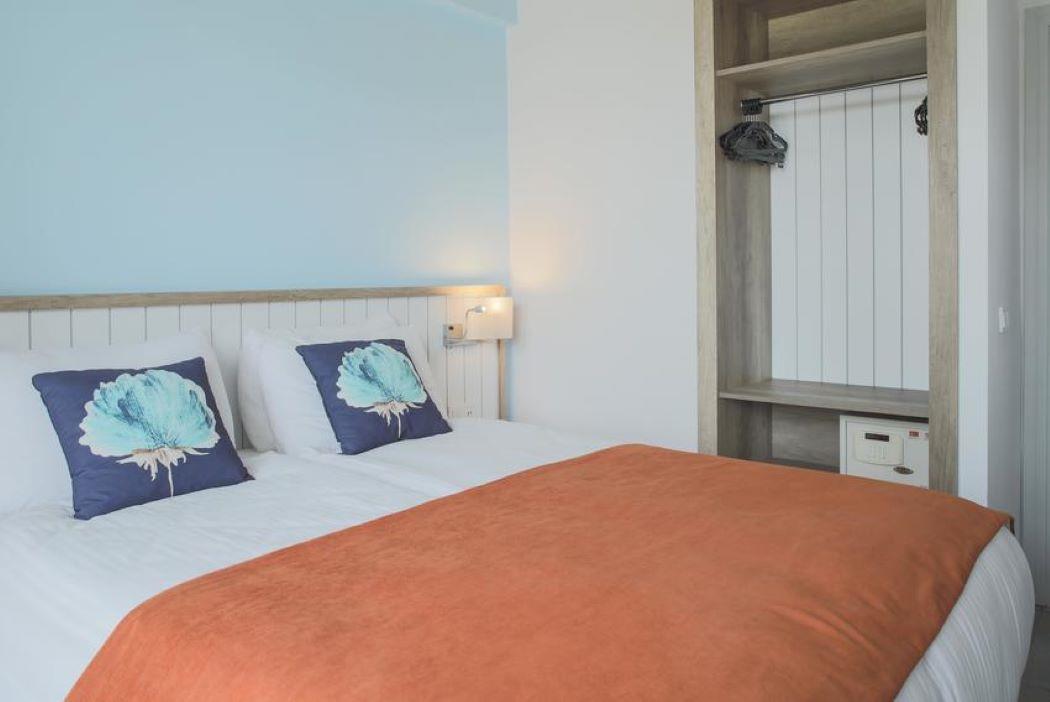 En az 3 yetişkin, En fazla 5 yetişkin + 1 çocuk veya 4 yetişkin + 2 çocuk.