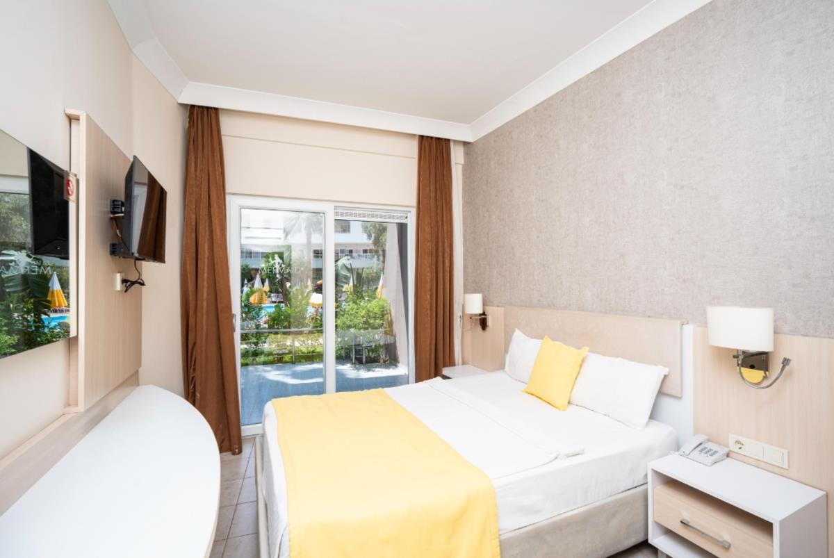 En fazla 3 yetişkin + 1 çocuk veya 2 yetişkin + 2 çocuk.