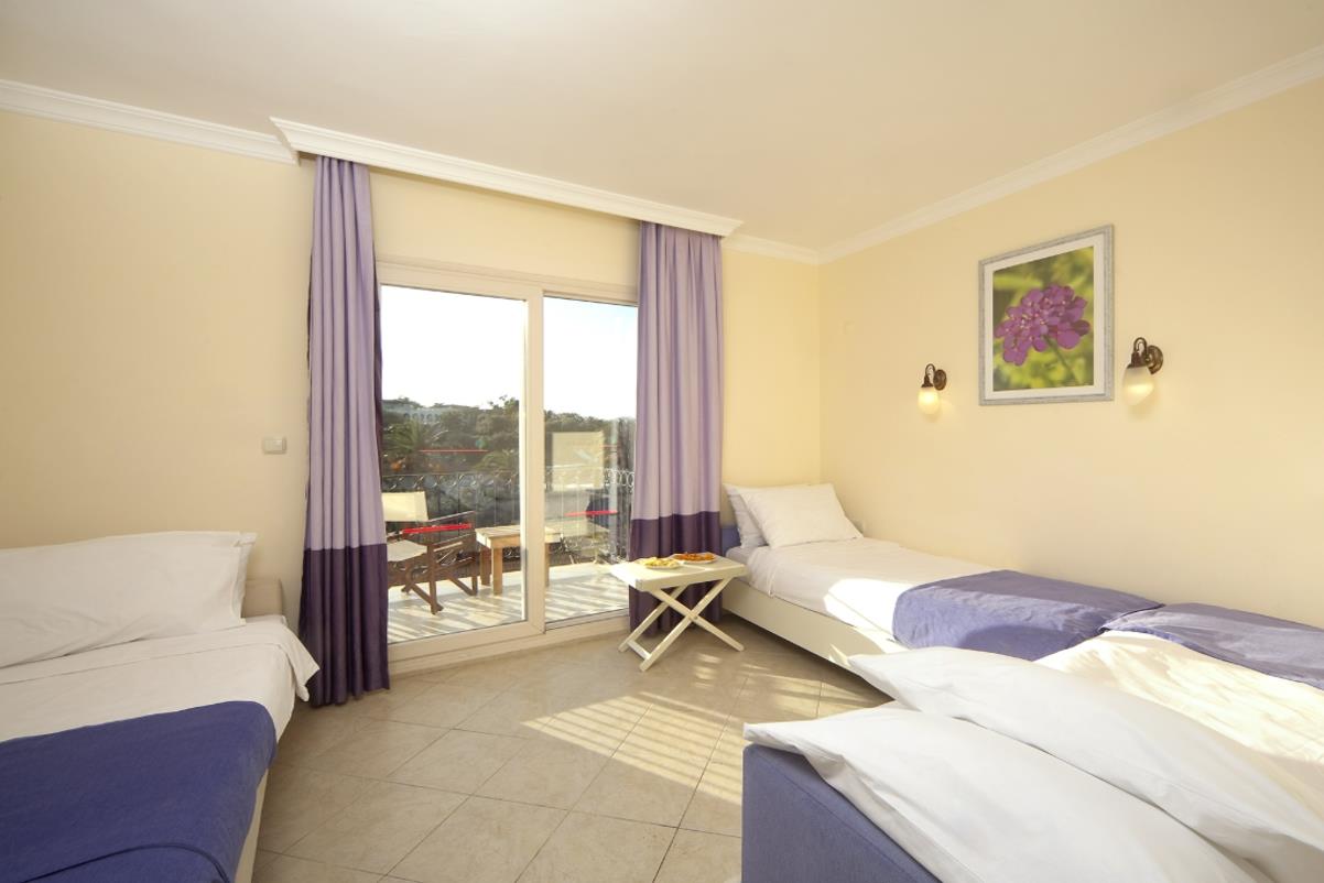 En az 2 yetişkin, En fazla 2 yetişkin + 2 çocuk.