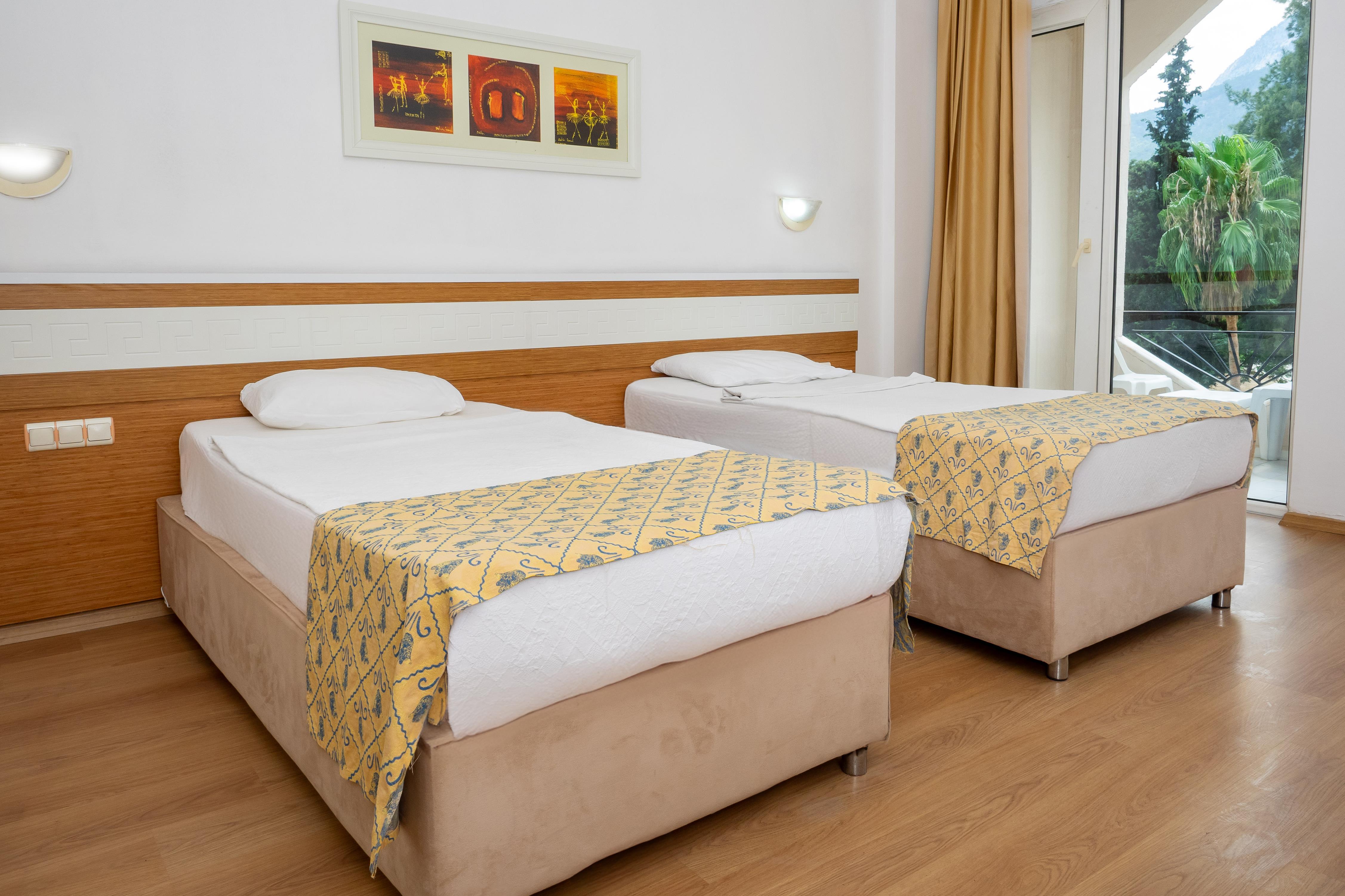 En fazla 3 yetişkin + 1 çocuk veya 2 yetişkin + 2 çocuk.