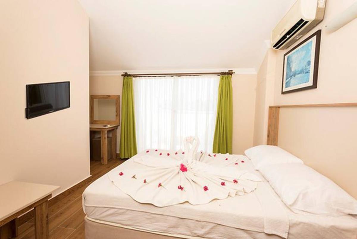 En az 4 yetişkin, En fazla 5 yetişkin veya 4 yetişkin + 1 çocuk.