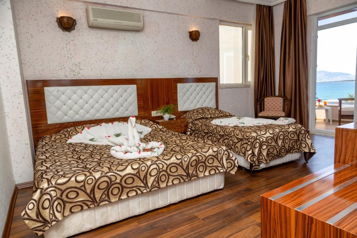 En az 2 yetişkin, En fazla 4 yetişkin veya 3 yetişkin + 1 çocuk.