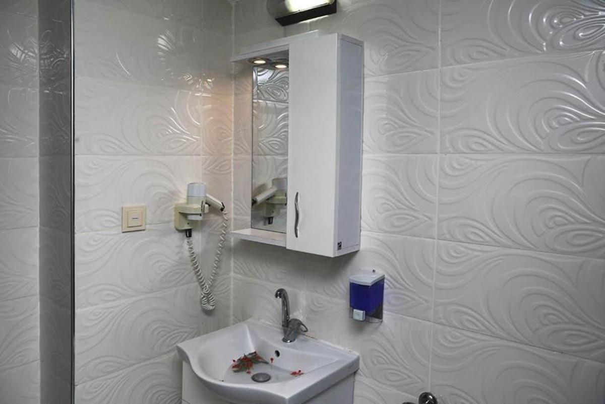 En fazla 3 yetişkin veya 2 yetişkin + 2 çocuk.