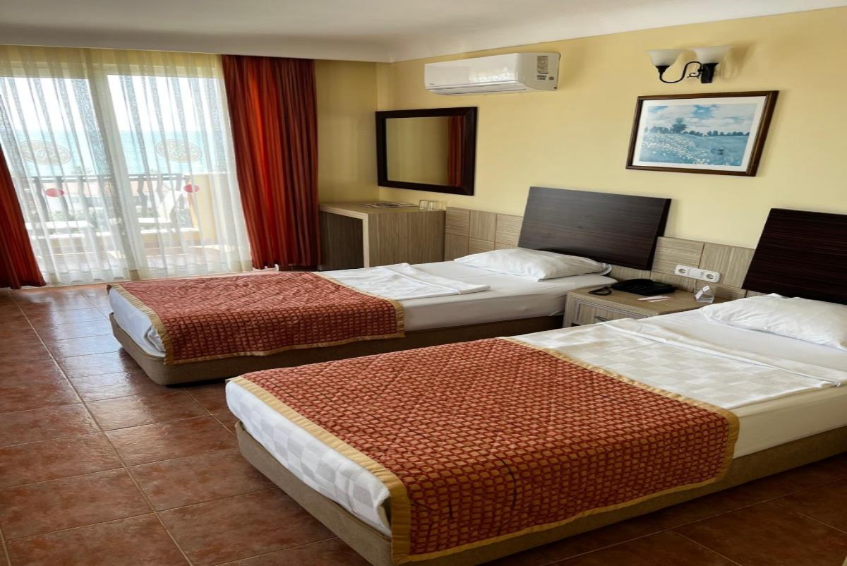 En fazla 3 yetişkin.