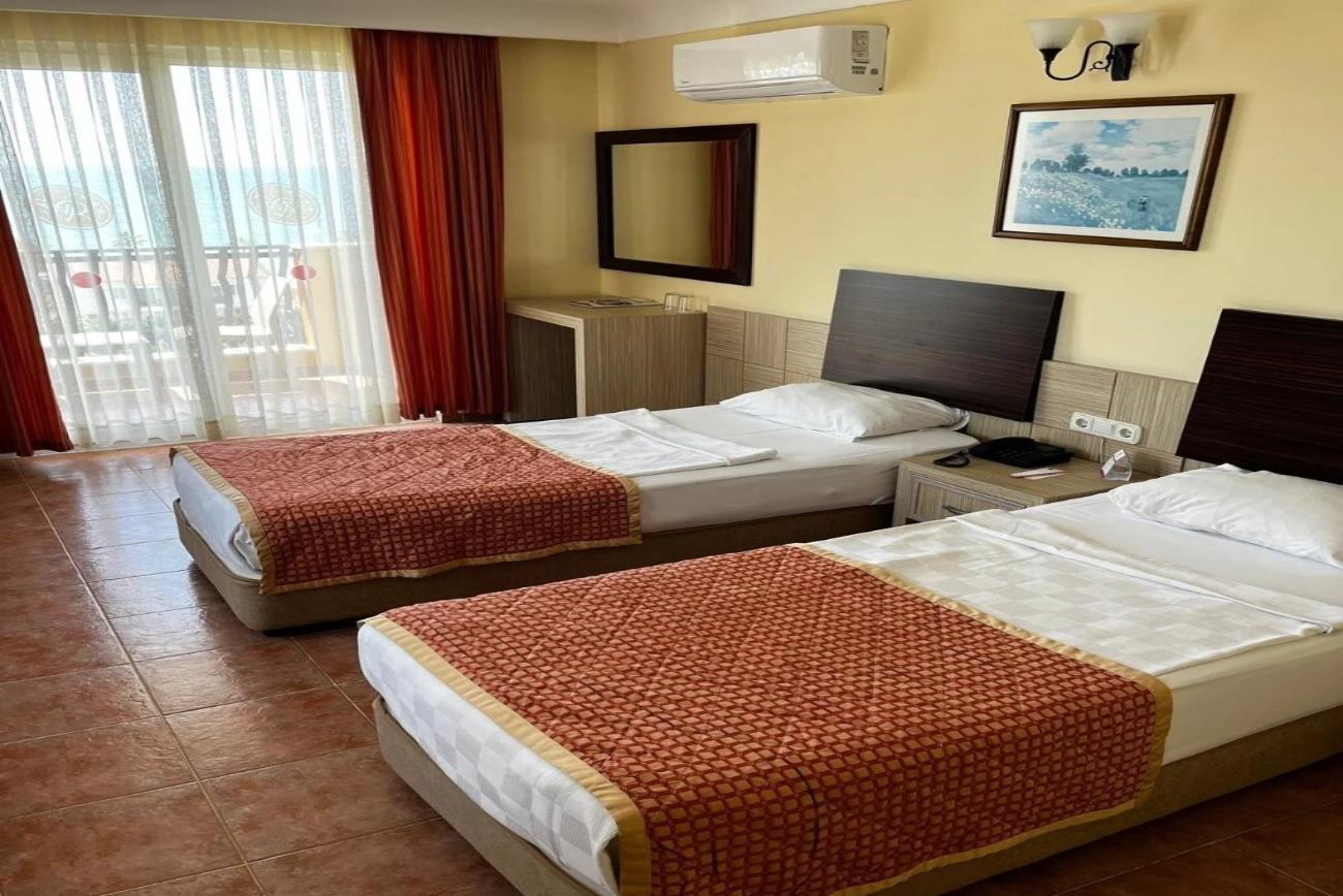 En fazla 3 yetişkin + 1 çocuk veya 2 yetişkin + 2 çocuk.