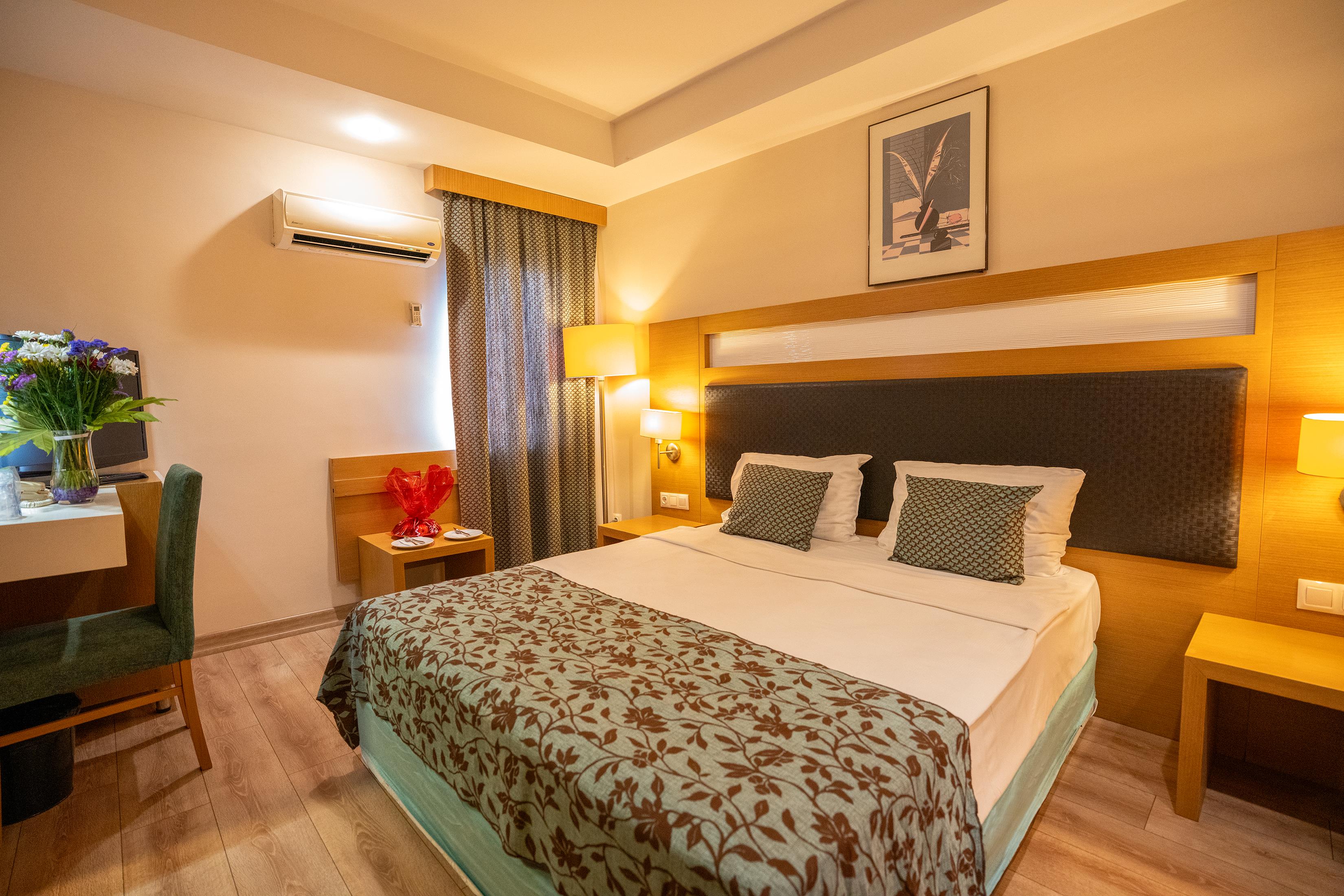 En fazla 2 yetişkin.