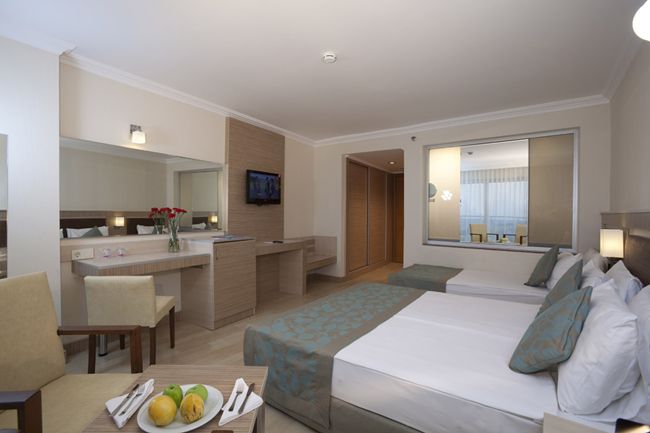 En fazla 3 yetişkin + 1 çocuk veya 2 yetişkin + 2 çocuk.