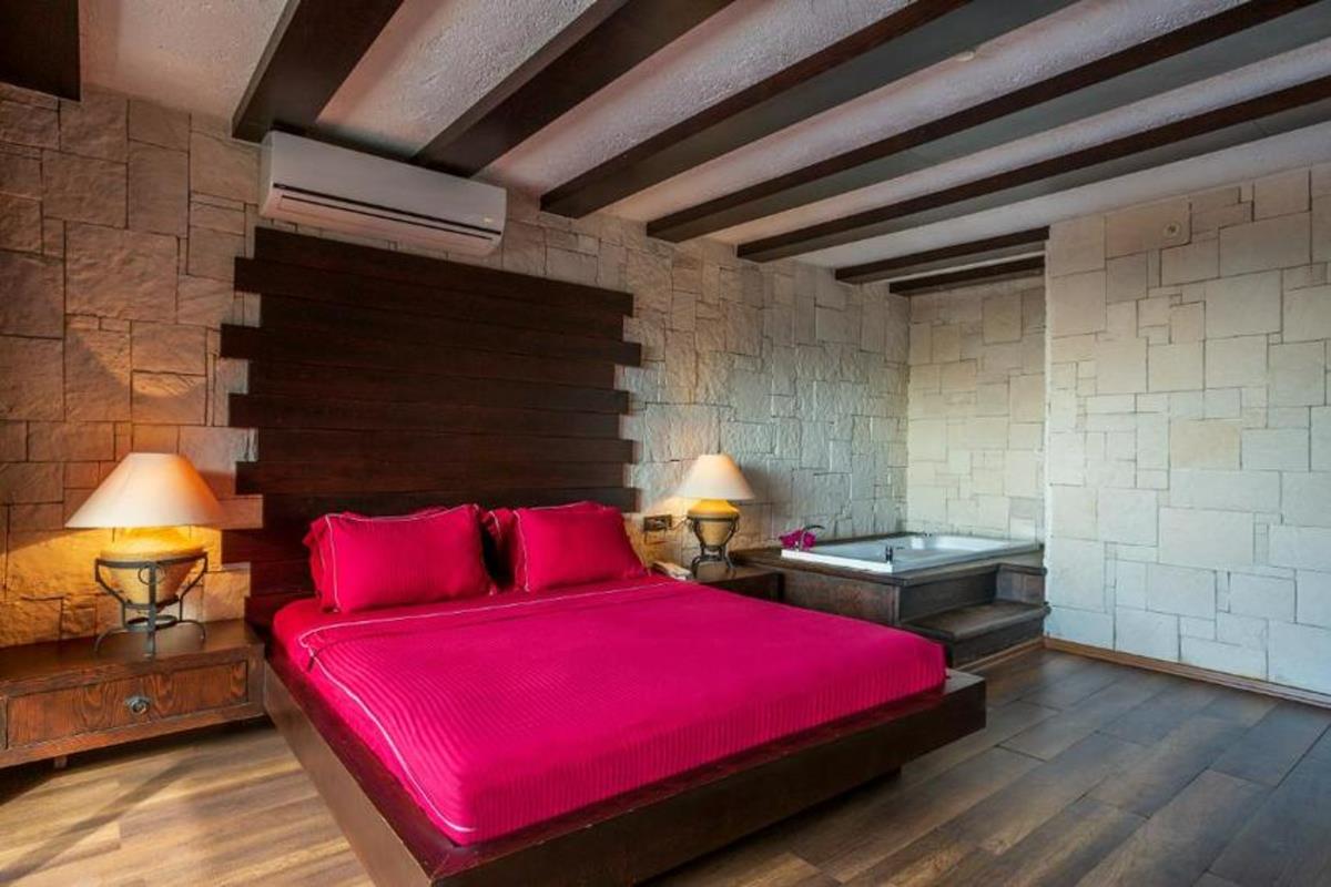 En az 2 yetişkin, En fazla 2 yetişkin.