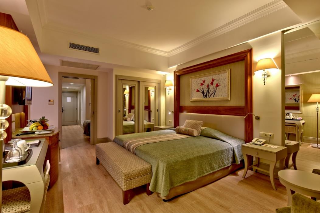 En az 2 yetişkin, En fazla 4 yetişkin veya 3 yetişkin + 1 çocuk.