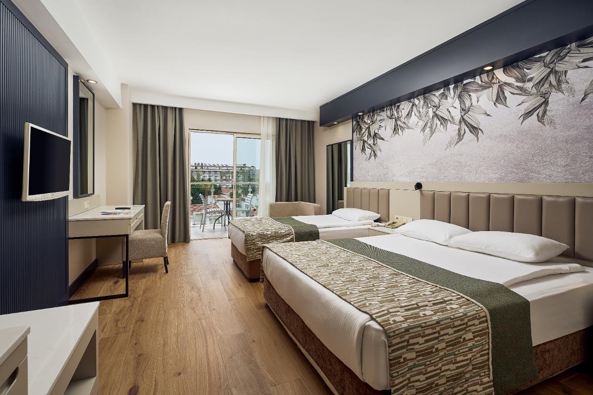 En fazla 3 yetişkin veya 2 yetişkin + 1 çocuk.