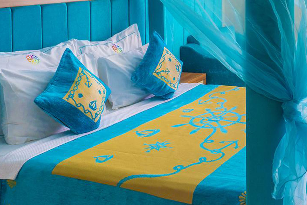 En fazla 3 yetişkin.