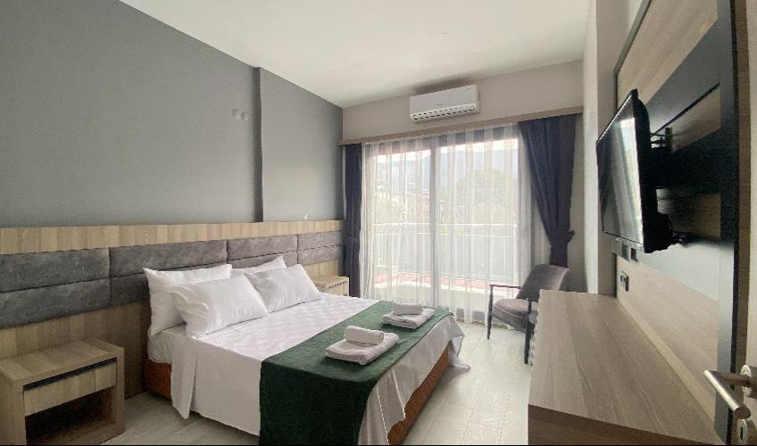 En az 2 yetişkin, En fazla 4 yetişkin veya 3 yetişkin + 1 çocuk.